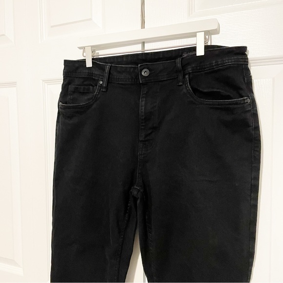 The Perfect Jean NYC Athletic Fit Black Jeans Stretch Size 36x36 - Picture 3 of 11